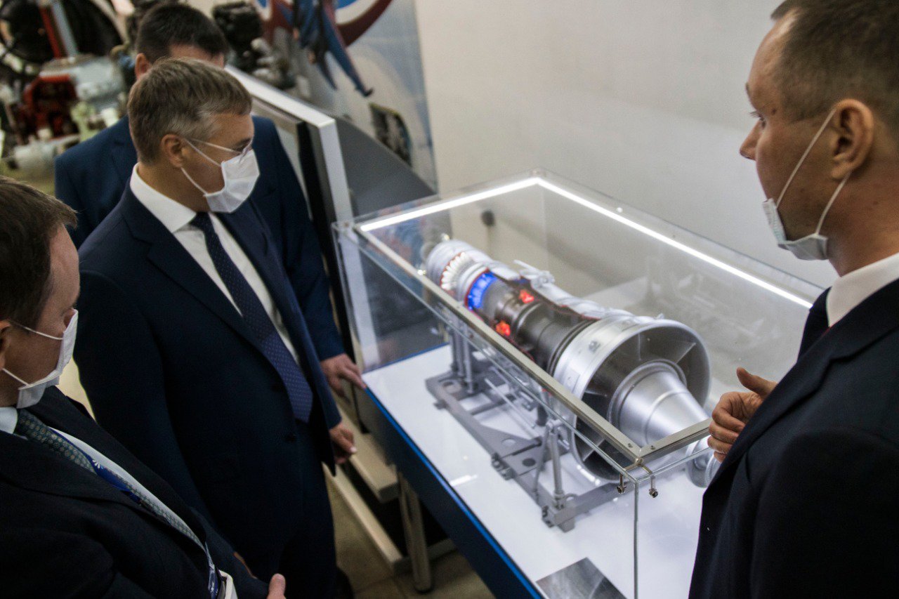 12 В Уфе Министр образования России Валерий Фальков посетил УГАТУ 2020.07.01.jpg