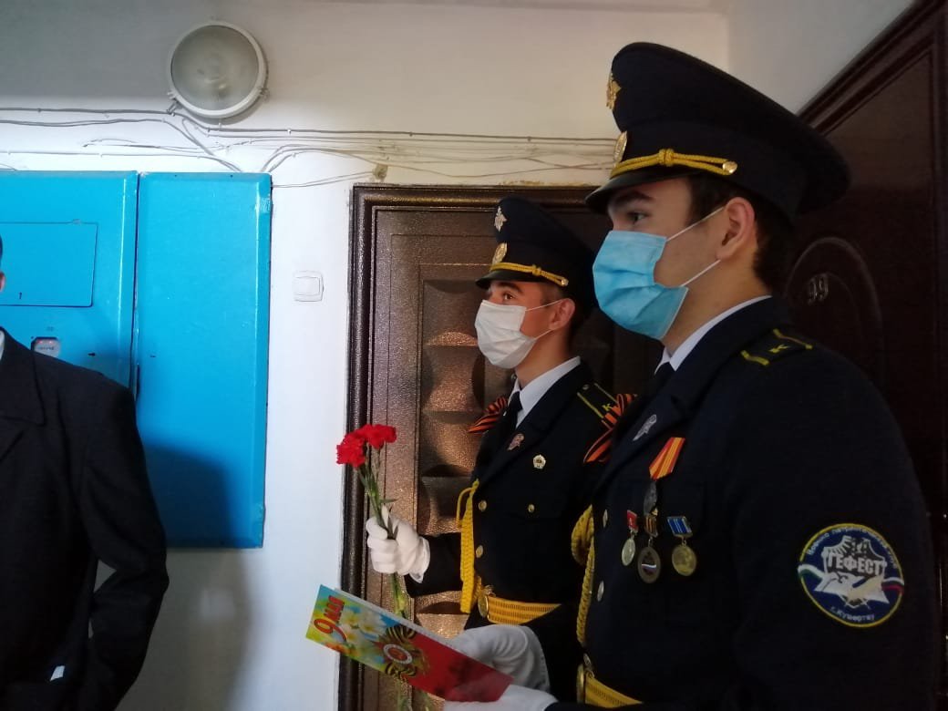 3 Возложение цветов к Вечному огню 2020.05.09.jpg