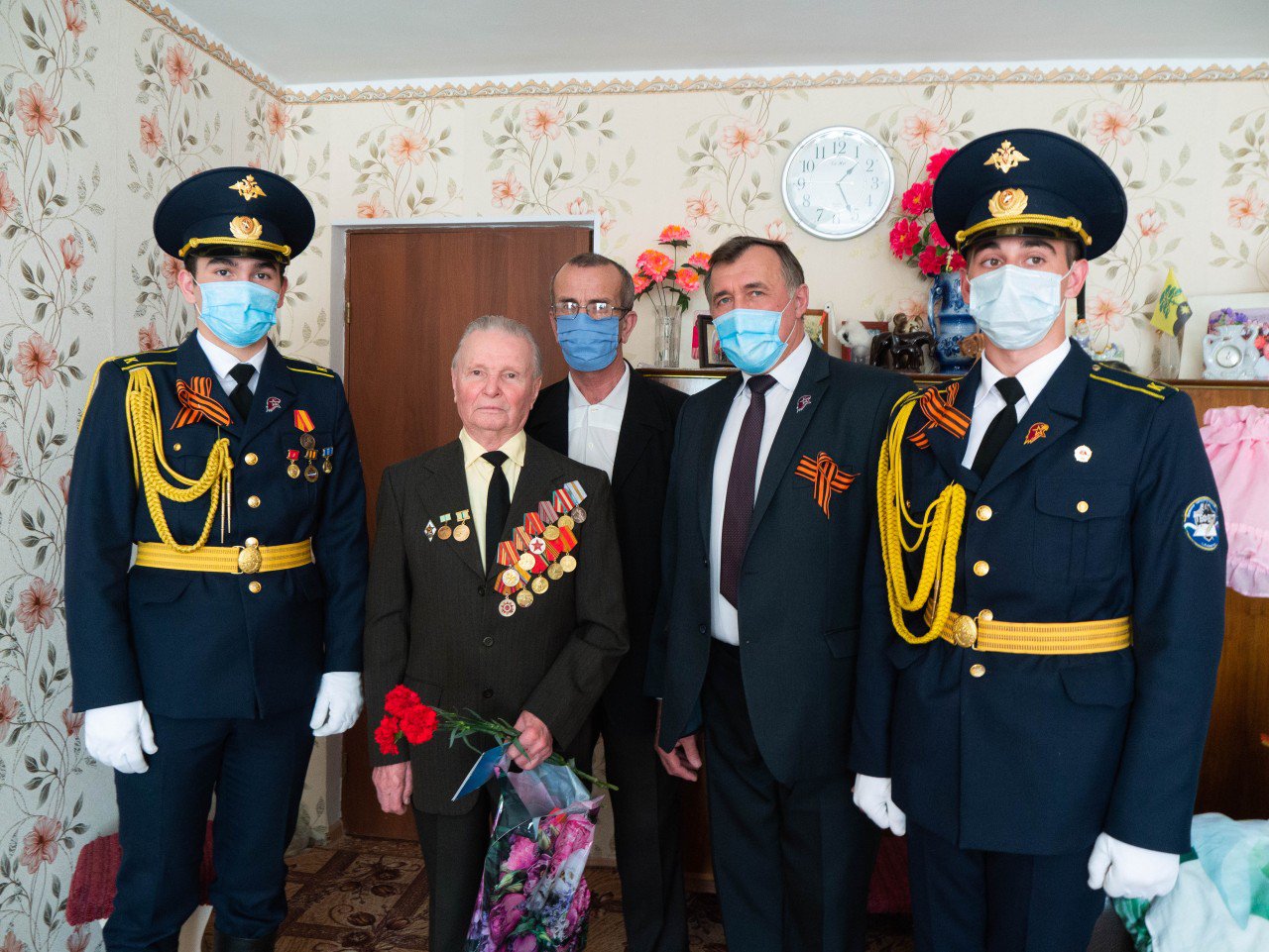 4 Возложение цветов к Вечному огню 2020.05.09.jpg