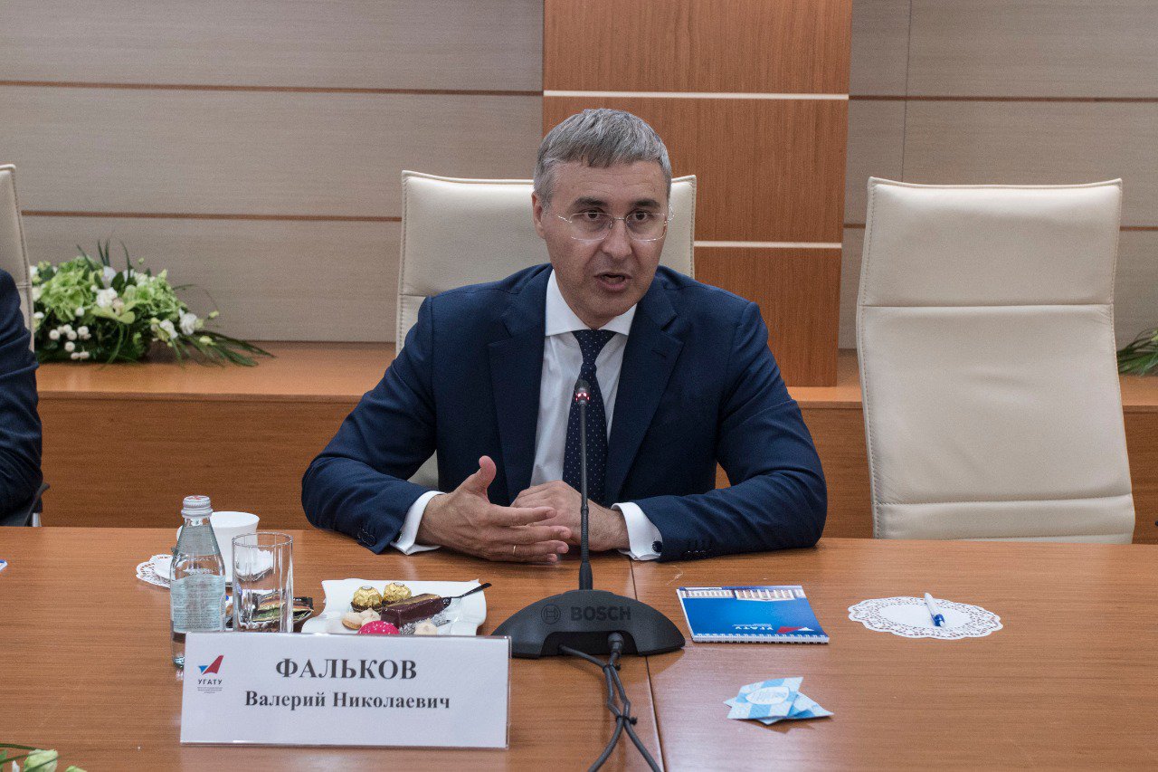 6 В Уфе Министр образования России Валерий Фальков посетил УГАТУ 2020.07.01.jpg