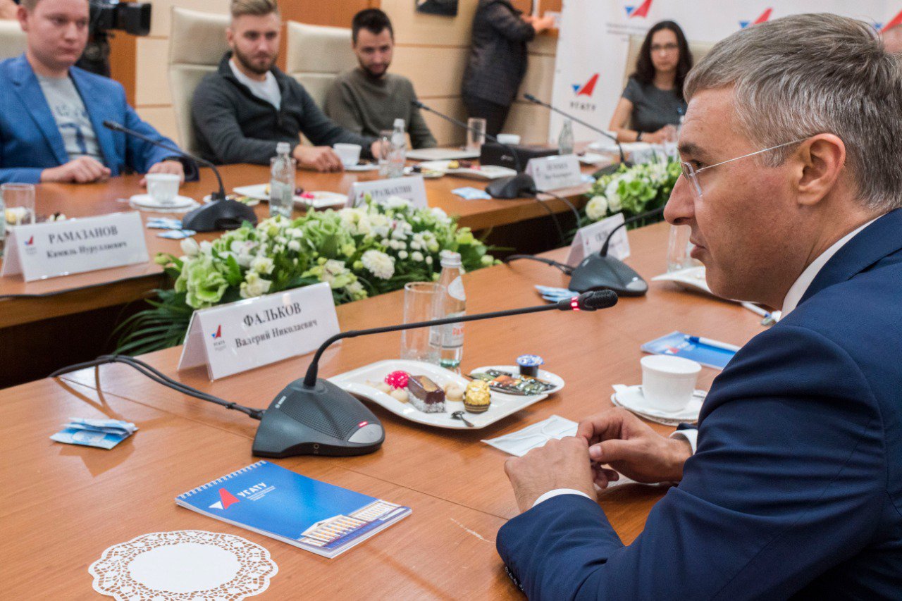 8 В Уфе Министр образования России Валерий Фальков посетил УГАТУ 2020.07.01.jpg
